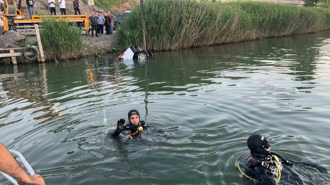 Ereğli’de el freni çekilmeyen araç nehre uçtu