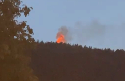Türbede çıkan yangın ormana sıçradı