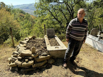 Mezarı kazıp tahtaları kıran ayı cenazeye ulaşamadan kaçtı