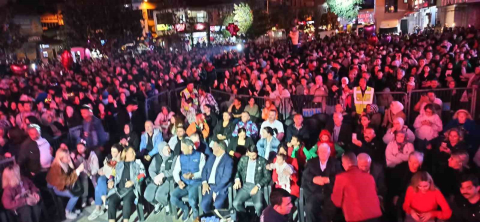 Halk konserinde Devrekliler Sevcan Orhan ile coştu