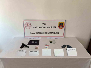 Kastamonu’da binlerce sentetik ecza hapıyla yakalanan 2 kişi tutuklandı