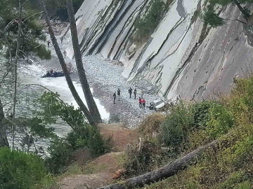 Kayıp imamın cesedi uçurumdan yuvarlanmış aracında bulundu
