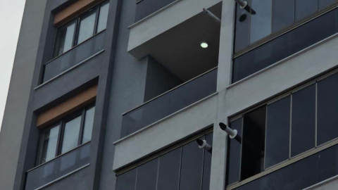 85 yaşındaki kadın dördüncü kattan belediye başkanının makam aracının üzerine düştü