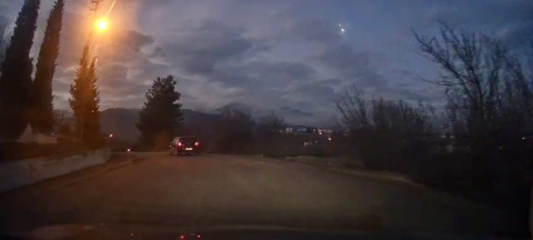 Karabük’te gökyüzünü bir anda aydınlatan cisim kamerada