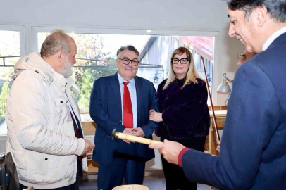 Rektör Özölçer ile Yazar Dr. Sait Başer, BEUN Çalgı Yapım Atölyesini ziyaret etti