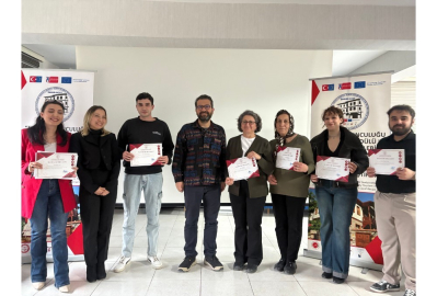 Bin kişiye ev pansiyonculuğunu öğrenerek sertifika aldı