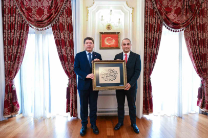 Rektör Akkaya, uluslararası başarıları Bakan Tunç’a anlattı