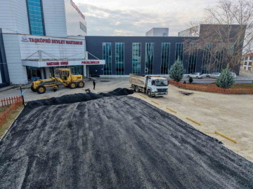 Taşköprü Belediyesi hastane otoparkını sıcak asfaltla buluşturdu