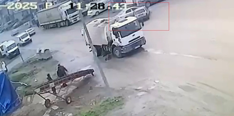 Karabük’te kaza anı ve tehlikeli yolculuk kameraya yansıdı