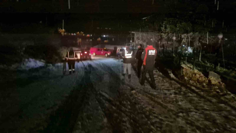 Bartın’da kiralık ev ararken ormanlık alana giren çift mahsur kaldı