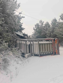 KARGAZ doğalgaz tırı devrildi: Sızıntı sebebiyle yol trafiğe kapatıldı
