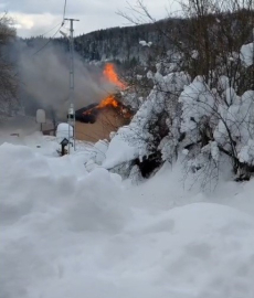 Bartın’da 1125 metre rakımda çıkan ev yangını korkuttu