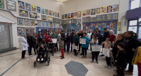 41 yıllık öğretmene alkışlı ve çiçekli veda