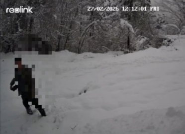 Kaçak avlanan şahıs fotokapana yakalandı