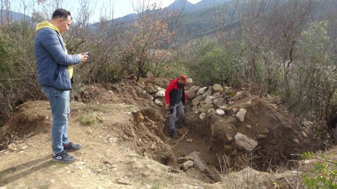 Roma dönemine ait kalıntıların bulunduğu bölge defineciler tarafından tahrip edildi
