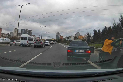 Ümraniye’de makas atan sürücü dehşet saçtı: Araçtan indi, şoföre tokat attı
