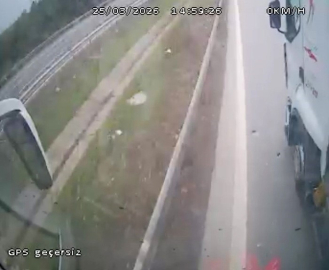 Otobüs şoförünün manevrası faciayı önledi: O anlar kamerada