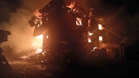 Kastamonu’da 2 evde yangın çıktı: Ahır, odunluk ve samanlık da yandı