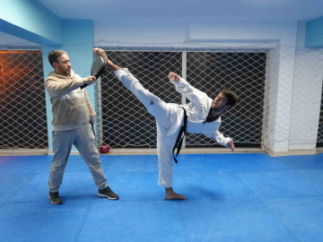 Kilo vermek için başladı, şimdi taekwondoda dünya şampiyonu olmayı istiyor