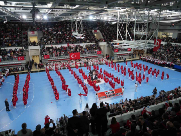 Kastamonu’da 23 Nisan coşkusu: Çocukların gösterileri ayakta alkışlandı