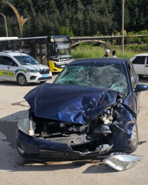 Karabük’te iki otomobil çarpıştı: 3 yaralı