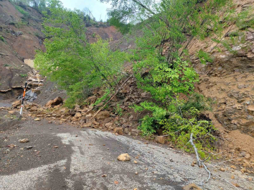 Kastamonu’da heyelan sebebiyle 5 köye ulaşım sağlanan yol kapandı