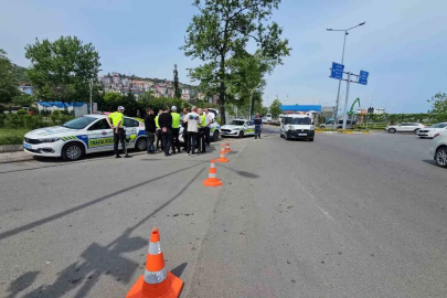 Zonguldak’ta yük treni polis aracına çarptı, faciadan dönüldü
