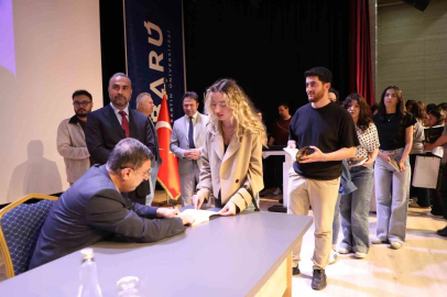 Milletvekili Serkan Bayram, gençlere engelleri aşan hayat hikâyesini anlattı
