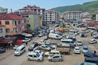 Bayram tatili için ilçeye akın ettiler, nüfus 10 kat arttı

