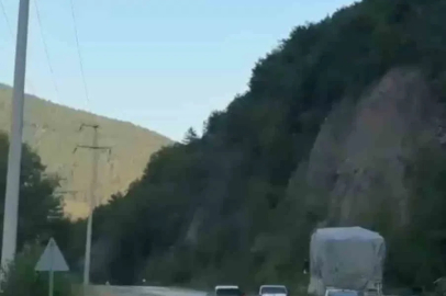 Karabük-Yenice kara yolunda tehlikeli sollamalar kamerada
