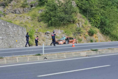 Otomobil tırla çarpıştı, yaşlı çift hayatını kaybetti
