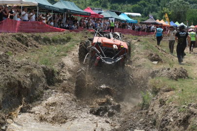 Çamur ve adrenalin Yenice’de buluştu: Off-Road tutkunları nefes kesti
