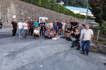 Çınar Çelik işçilerinden oturma eylemi
