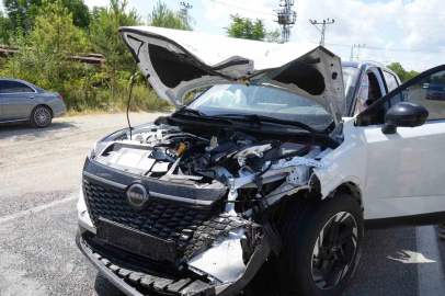 Kastamonu’da cip ile otomobil çarpıştı: 1’i ağır 5 yaralı
