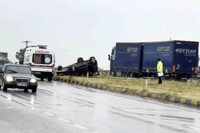 Tosya’da otomobil takla attı: 2 yaralı
