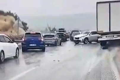 Kastamonu’da zincirleme trafik kazası kamerada
