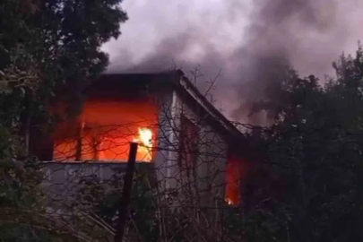 Karabük’te iki katlı evde yangın
