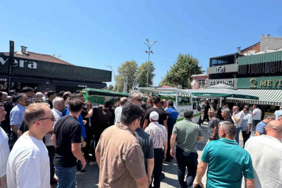 Yatağında ölü bulunan 21 yaşındaki genç son yolculuğuna uğurlandı
