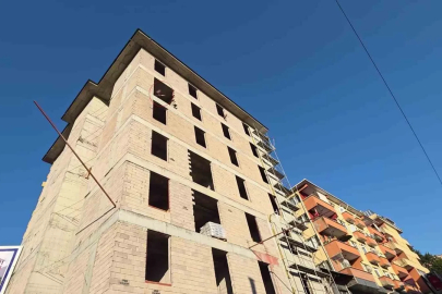 Eşiyle tartışınca inşaat halindeki binaya çıktı, ekipler seferber oldu
