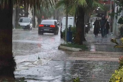 Bartın’da sağanak hayatı olumsuz etkiledi
