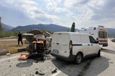 Kastamonu’da hafif ticari araç ile traktör çarpıştı: 1 yaralı
