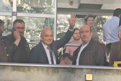 Devrek Belediyesi’ndeki yolsuzluk soruşturmasında sanıklar hakim karşısında
