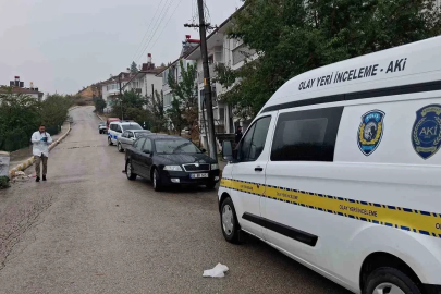 Otomobilinden indikten sonra yere düşen şahıs hayatını kaybetti
